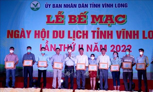 Clôture de Fête du tourisme de la province de Vinh Long