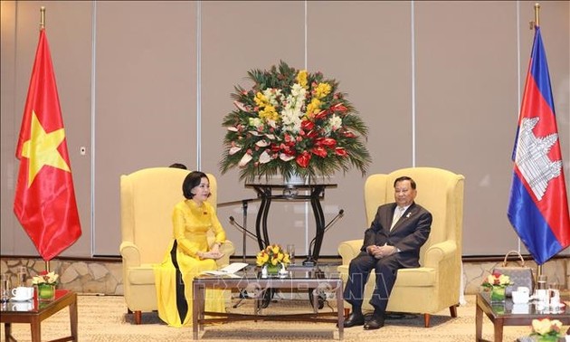Mise à jour sur la visite officielle au Vietnam de Say Chhum