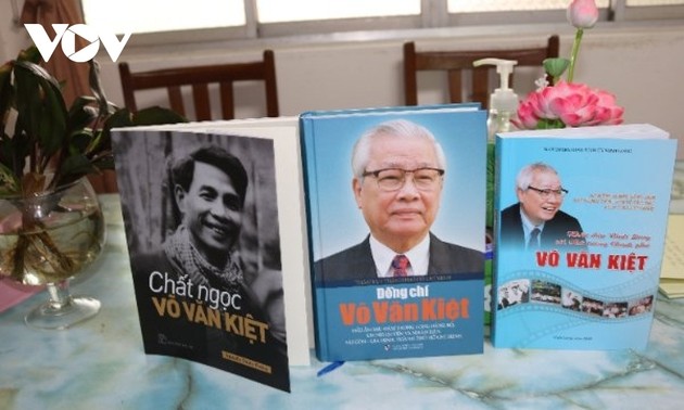 Vinh Long célèbre le 100e anniversaire de la naissance de Vo Van Kiêt