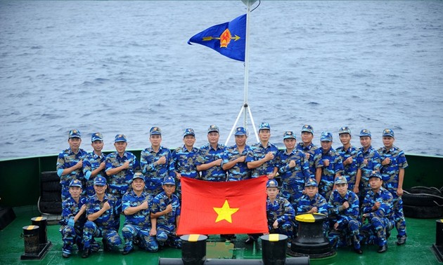 Rencontre: les garde-côtes vietnamiens et les amis