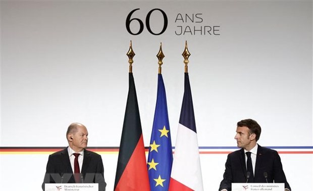 Emmanuel Macron et Olaf Scholz affichent l’unité retrouvée de la «locomotive» franco-allemande