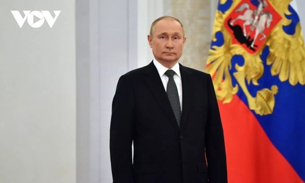 Vladimir Poutine met en garde contre les impacts des sanctions occidentales à moyen terme