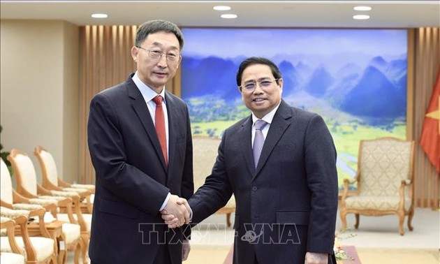Pham Minh Chinh reçoit le secrétaire du comité du PCC pour la région autonome des Chuang e Guangxi