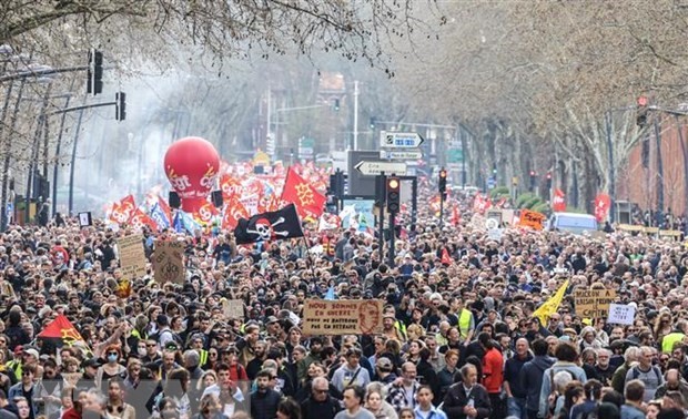 France: les négociations échouent, les grèves et manifestations s’allongent
