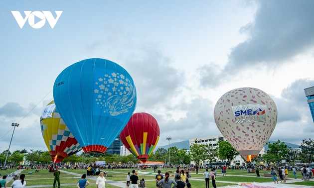 Tuyên Quang: Ouverture de la 2e fête internationale de montgolfières