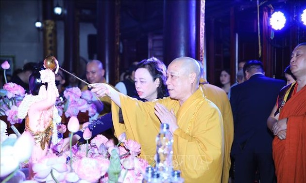Vesak célébré à Hanoi: occasion de renforcer les liens Vietnam-Inde