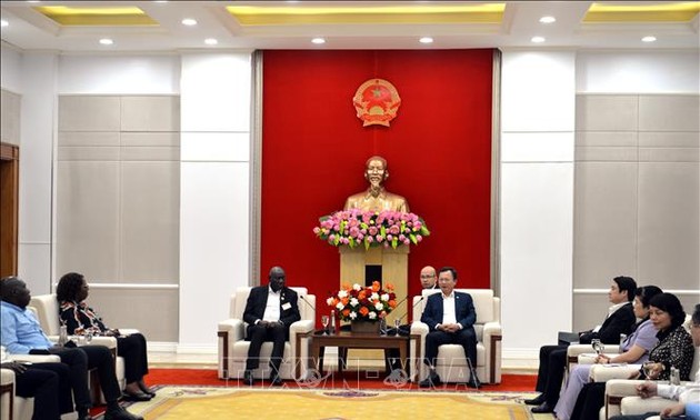 Une délégation de l'Assemblée nationale ivoirienne à Quang Ninh