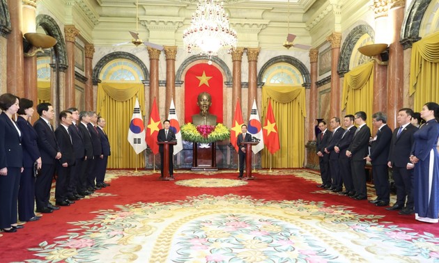 Visite d’État du président sud-coréen: Hanoï et Séoul signent 17 accords de coopération