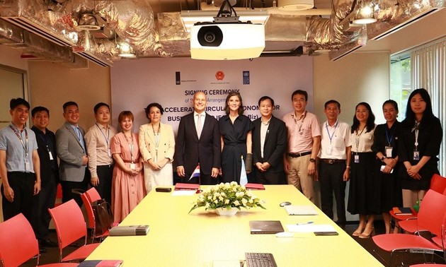 L’ambassade hollandaise et le PNUD-Vietnam signent le projet ACE-Biz sur l’économie circulaire