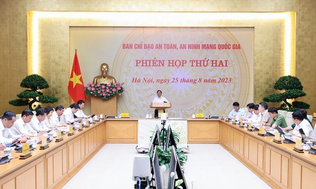 Pham Minh Chinh à la réunion de la Direction nationale de la sûreté et de la sécurité du cyberespace