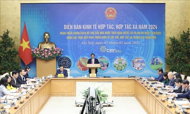 Le Premier ministre Pham Minh Chinh préside une visioconférence nationale sur l’économie collective et les coopératives