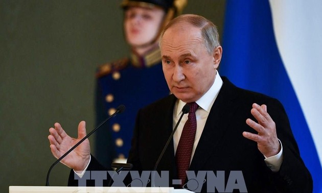 Russie: le président Poutine appelle le peuple à rester uni 