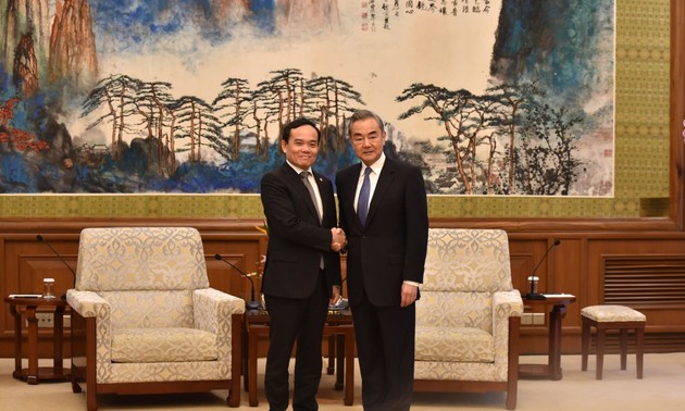 Rencontre entre le vice- Premier ministre Trân Luu Quang et le chef de la diplomatie chinoise