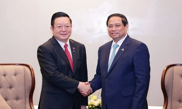 Pham Minh Chinh s’entretient avec le secrétaire général de l’ASEAN