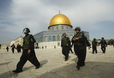 Cтолкновение между палестинцами и израильскими полицейскими 