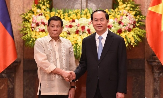 Президент СРВ поблагодорил своего филиппинского коллегу за освобождение вьетнамских рыбаков