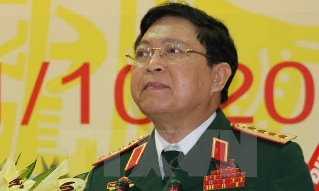Генерал Нго Суан Лик принимает участие в конференции министров обороны стран АСЕАН в Лаосе