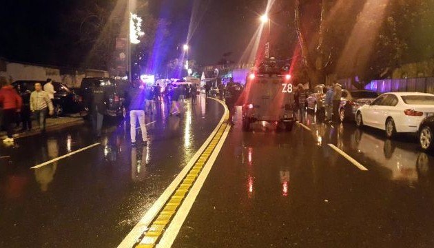 В Стамбуле в результате вооруженной атаки на ночной клуб погибли 35 человек