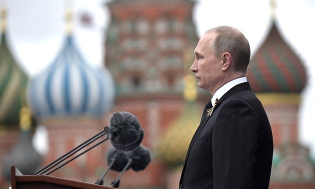 Путин поздравил глав государств СНГ с 72-й годовщиной Победы