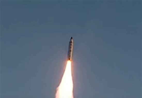 Китай и Россия призвали стороны к сдержанности после пуска ракеты КНДР