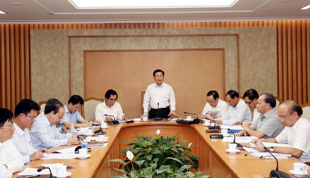 Выонг Динь Хюэ: Необходимо ускорить процесс использования госинвестиций