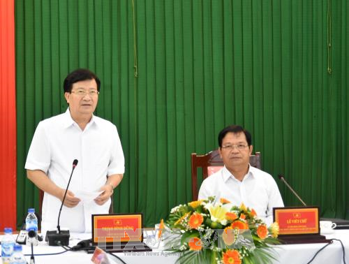 Вице-премьер Чинь Динь Зунг посетил провинцию Куангнгай с рабочей поездкой