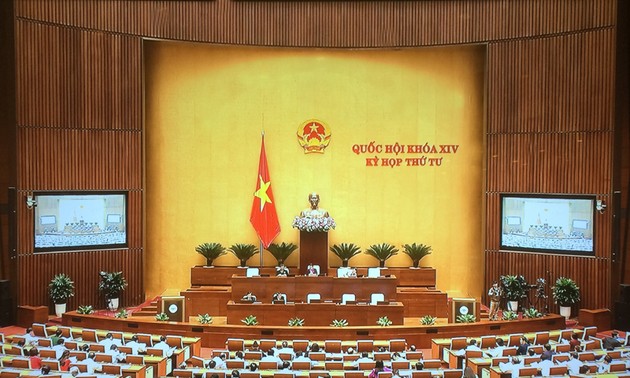 Нацсобрание СРВ приняло резолюцию о распределении госбюджета в 2018 году