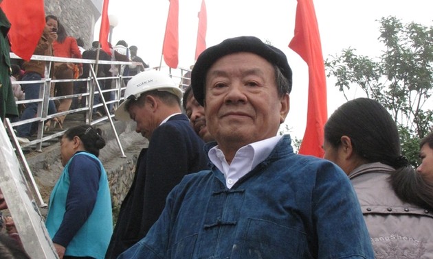 Поэт Хунг Динь Кюй и его вклад в установку флаговой башни Лунгку