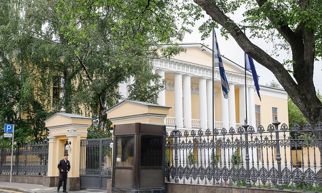 Россия дала ответ на высылку дипломатов из Греции