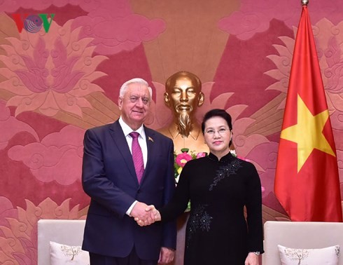 Нгуен Тхи Ким Нган приняла председателя Совета Республики Нацсобрания Беларуси Михаила Мясниковича