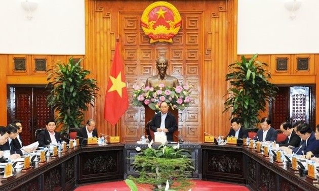 Премьер Вьетнама председательствовал на заседании по развитию производства и бизнеса