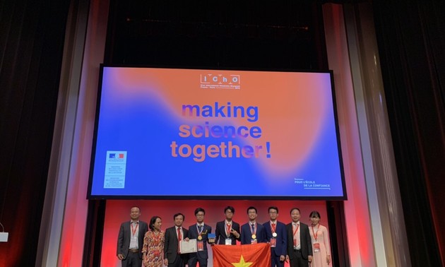 Вьетнамские школьники выиграли золото и серебро на Международной олимпиаде по химии 2019 года