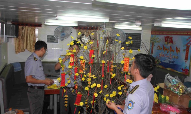 Во Вьетнаме готовятся к доставкам новогодних товаров офицерам и военнослужащим DK1