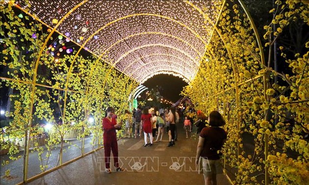 Во Вьетнаме оживленно проходят различные мероприятия в связи с Традиционным лунным новым годом