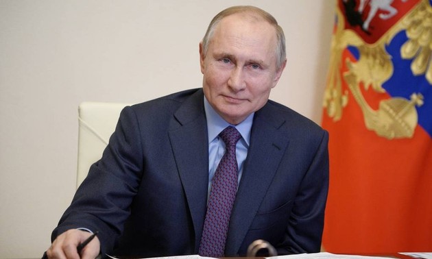 Президент РФ Владимир Путин сделал прививку от коронавируса