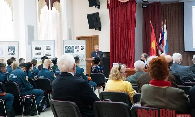 В России прошла праздничная церемония в честь 46-й годовщины освобождения Южного Вьетнама и воссоединения страны 