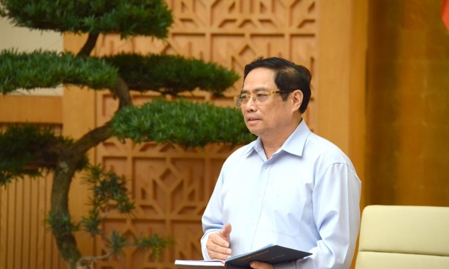 Премьер-министр Фам Минь Тинь: делать все возможное для помощи Хошимину в борьбе с эпидемией