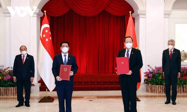 Государственный визит президента Вьетнама Нгуен Суан Фука в Сингапур увенчался большим успехом