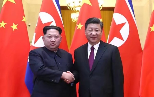 시진핑 중국 국가주석, 김정은 조선민주주의인민공화국 위원장 만나