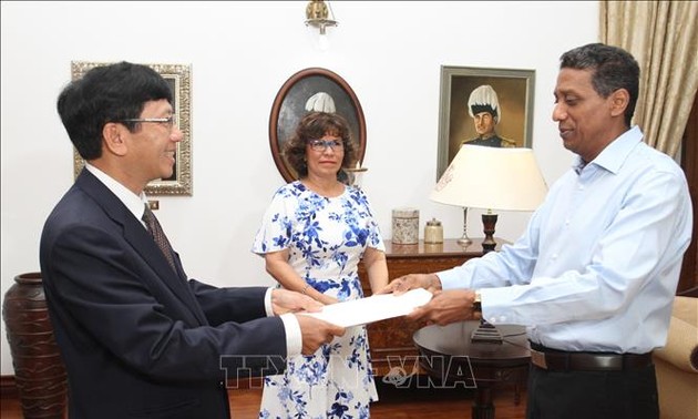 Củng cố và phát triển hơn nữa quan hệ Việt Nam – Seychelles