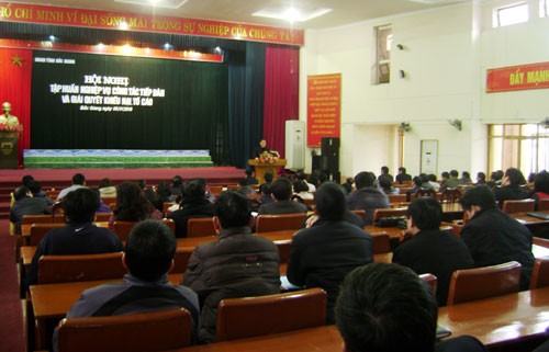 Konferensi  menggelarkan pekerjaan  menerima  warga negara  tahun 2013 di daerah  Vietnam Tengah - Tay Nguyen.