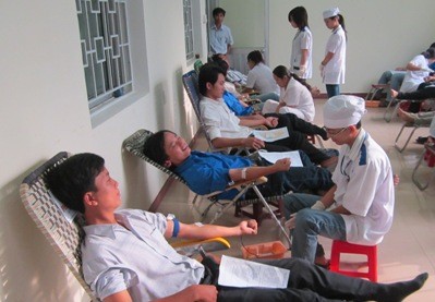 Propinsi Quang Ngai memuliakan pemberi donor darah  sukarela yang tipikel
