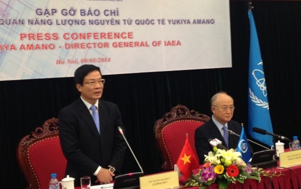 Глава МАГАТЭ встретился с журналистами Вьетнама