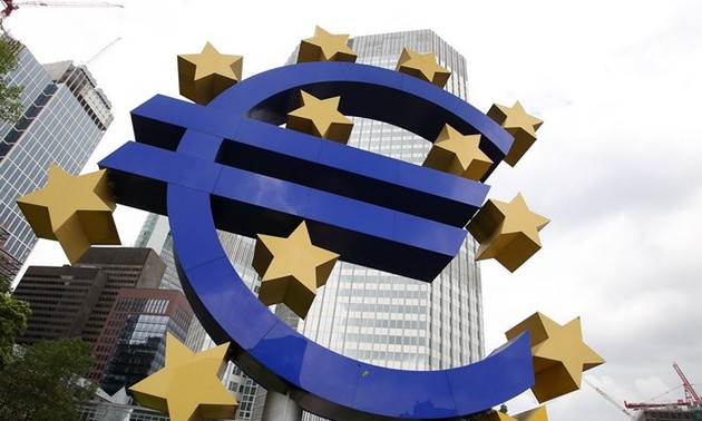 Госдолг стран еврозоны значительно выше предельного уровня