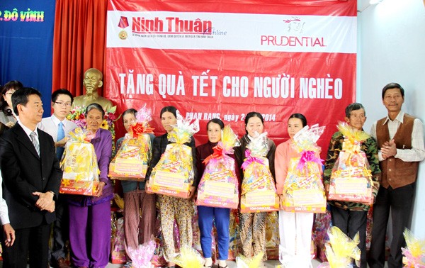 Во Вьетнаме продолжаются новогодние мероприятия для малоимущих