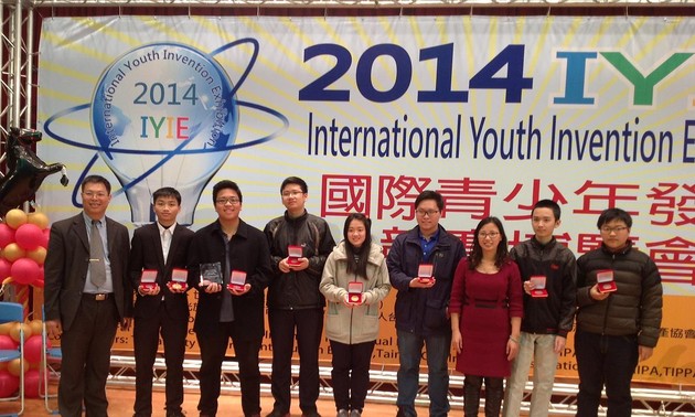 Вьетнамские школьники получили много призов на Международной молодежной выставке изобретений
