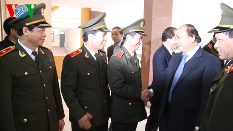 Вице-премьер СРВ Нгуен Суан Фук поздравил бойцов Главного управления безопасности-2 с Тэтом