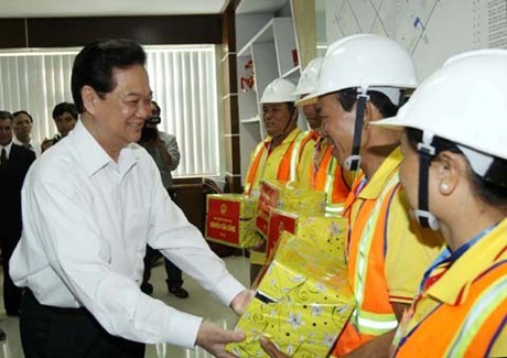 Премьер-министр СРВ Нгуен Тан Зунг посетил комплекс по обработке отходов Дафыок