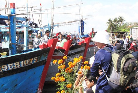 Рыболовецкие суда провинции Кханьхоа начинают выходить в Восточное море