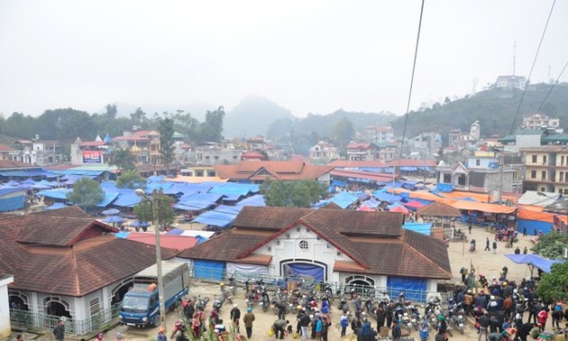 Привлекательность базара Бакха в горном районе Вьетнама